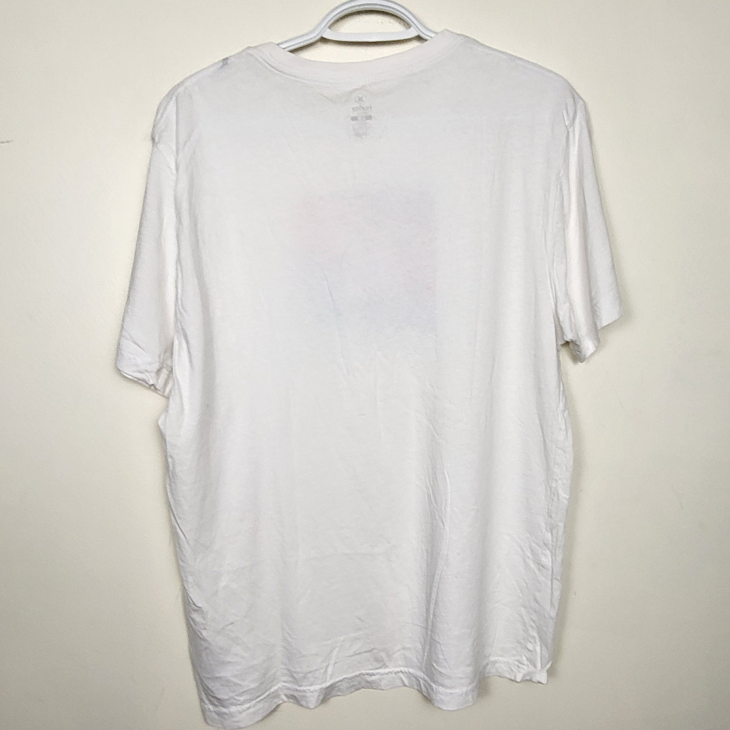 DZAV2 - Hurley white logo t-shirt. Men's size medium