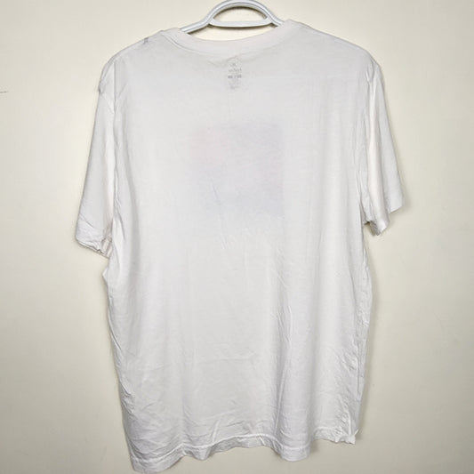 DZAV2 - Hurley white logo t-shirt. Men's size medium