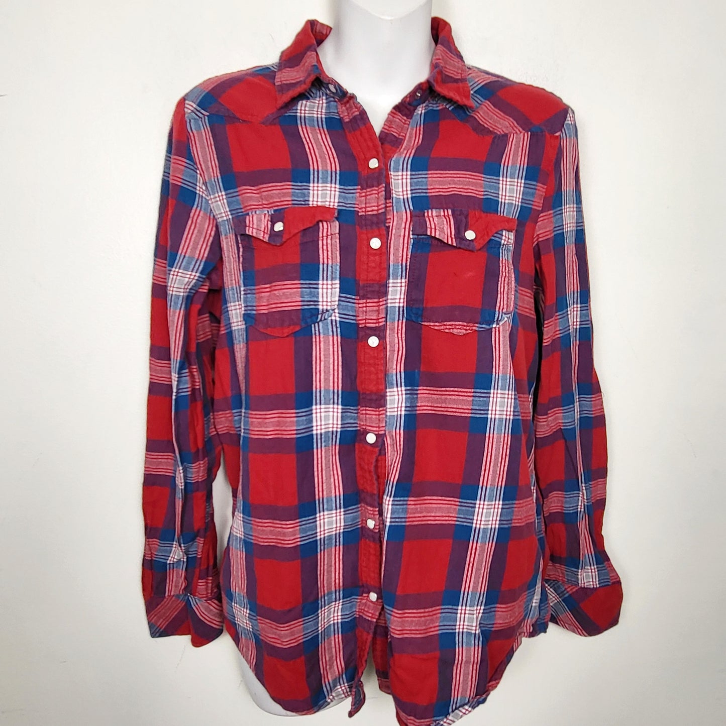 DZAV2 - Rubbish red plaid snap button shirt. Size XS
