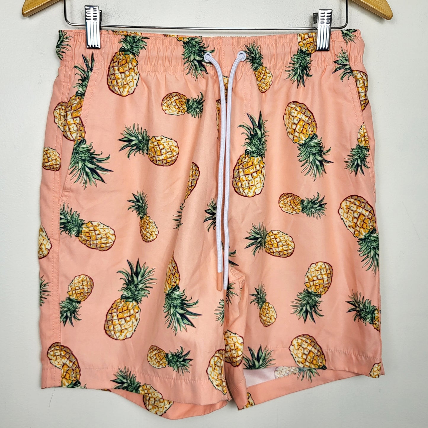 DZAV2 - Trunks pineapple board shorts / swim shorts. Men's size small