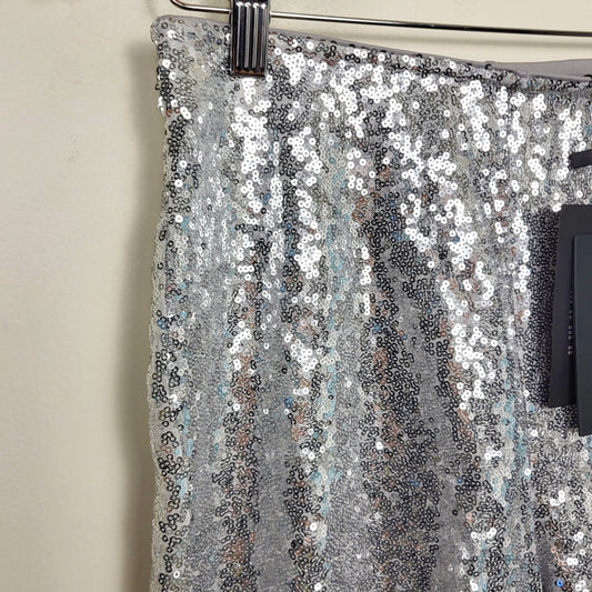 JKZ2 - NEW - Vera Moda high rise silver sequin shorts. Size small