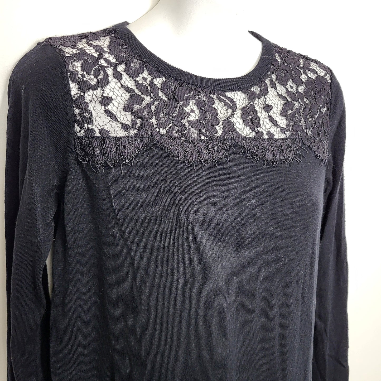 JKZ - Vera Moda black black lightweight knit dress with lace yoke. Size small