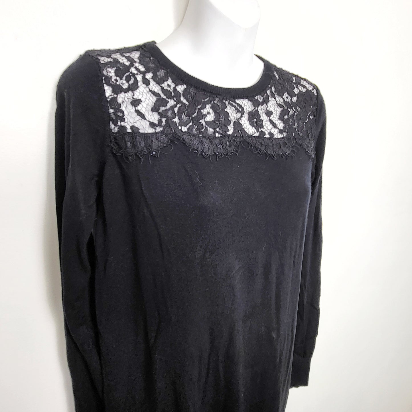 JKZ - Vera Moda black black lightweight knit dress with lace yoke. Size small