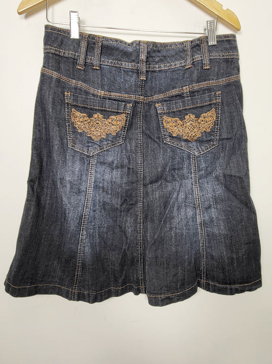 DOKN - Smart Set denim jean skirt. Size 5 (measures larger)