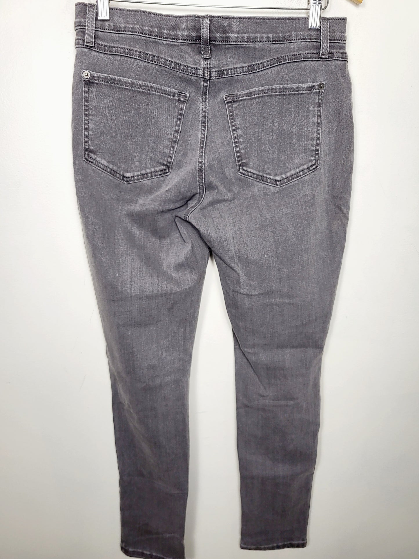 AGLL2 - Yoga Jeans Rachel Skinny Jeans in Grey Steel. Size 30