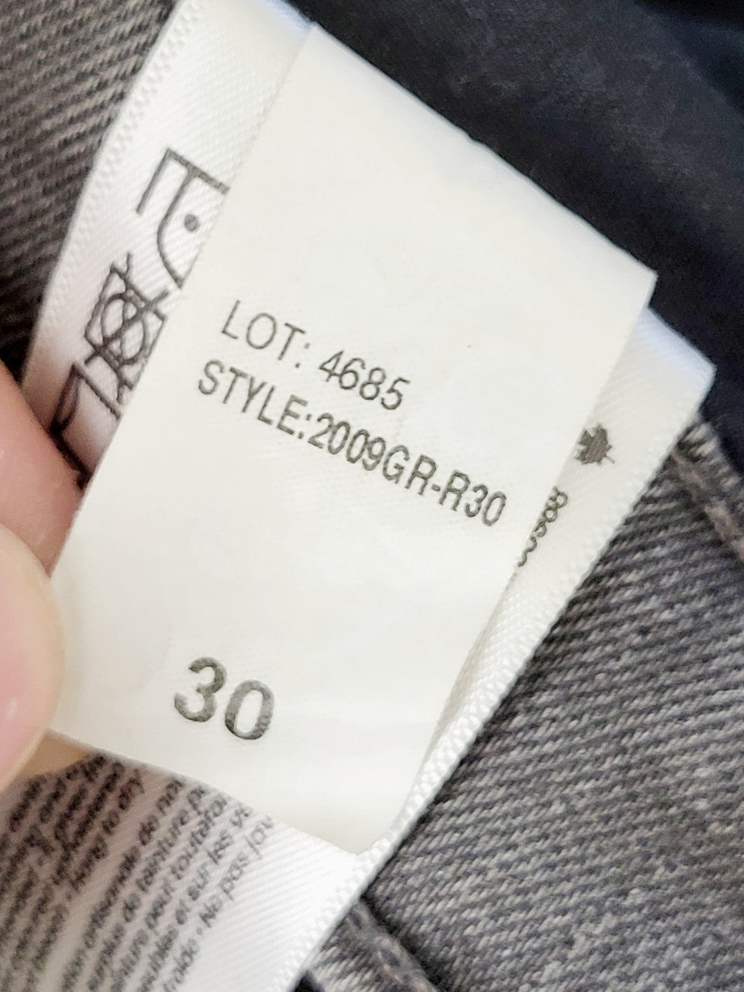 AGLL2 - Yoga Jeans Rachel Skinny Jeans in Grey Steel. Size 30