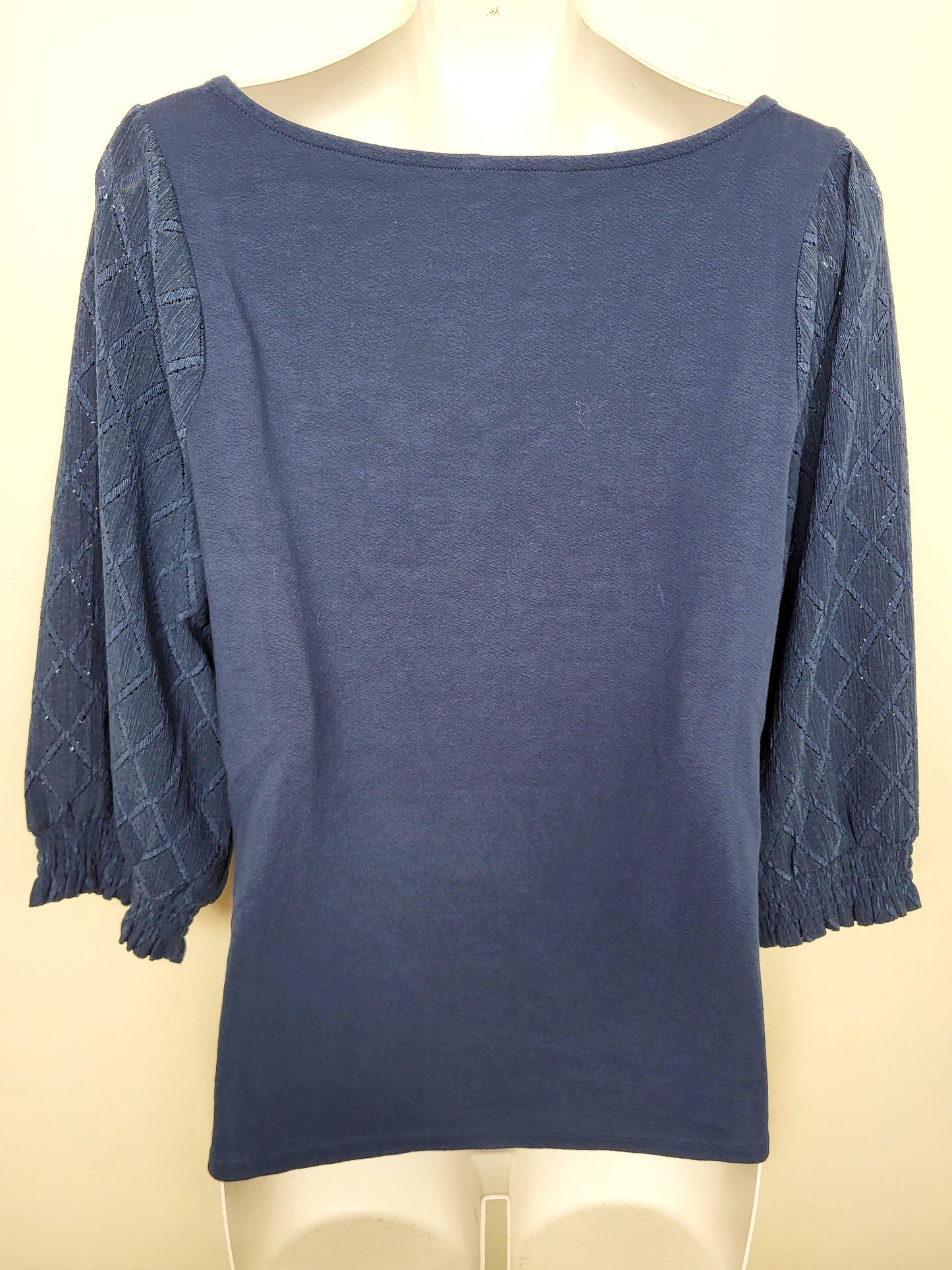 TRCA1 - RW and Co teal boat neck top with textured 3/4 sleeves. Size medium