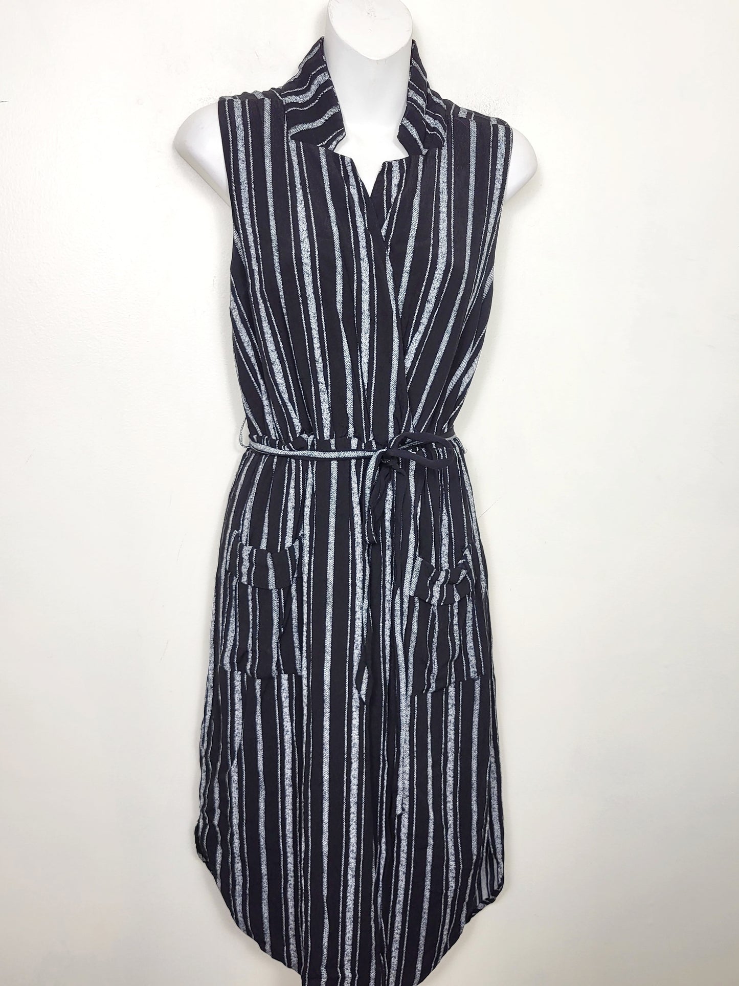 TRCA1 - Le Chateau black striped belted wrap dress. Size medium