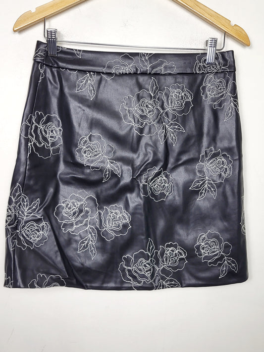 JLMB1 - RW and Co black floral embroidered faux leather mini skirt. Size 8