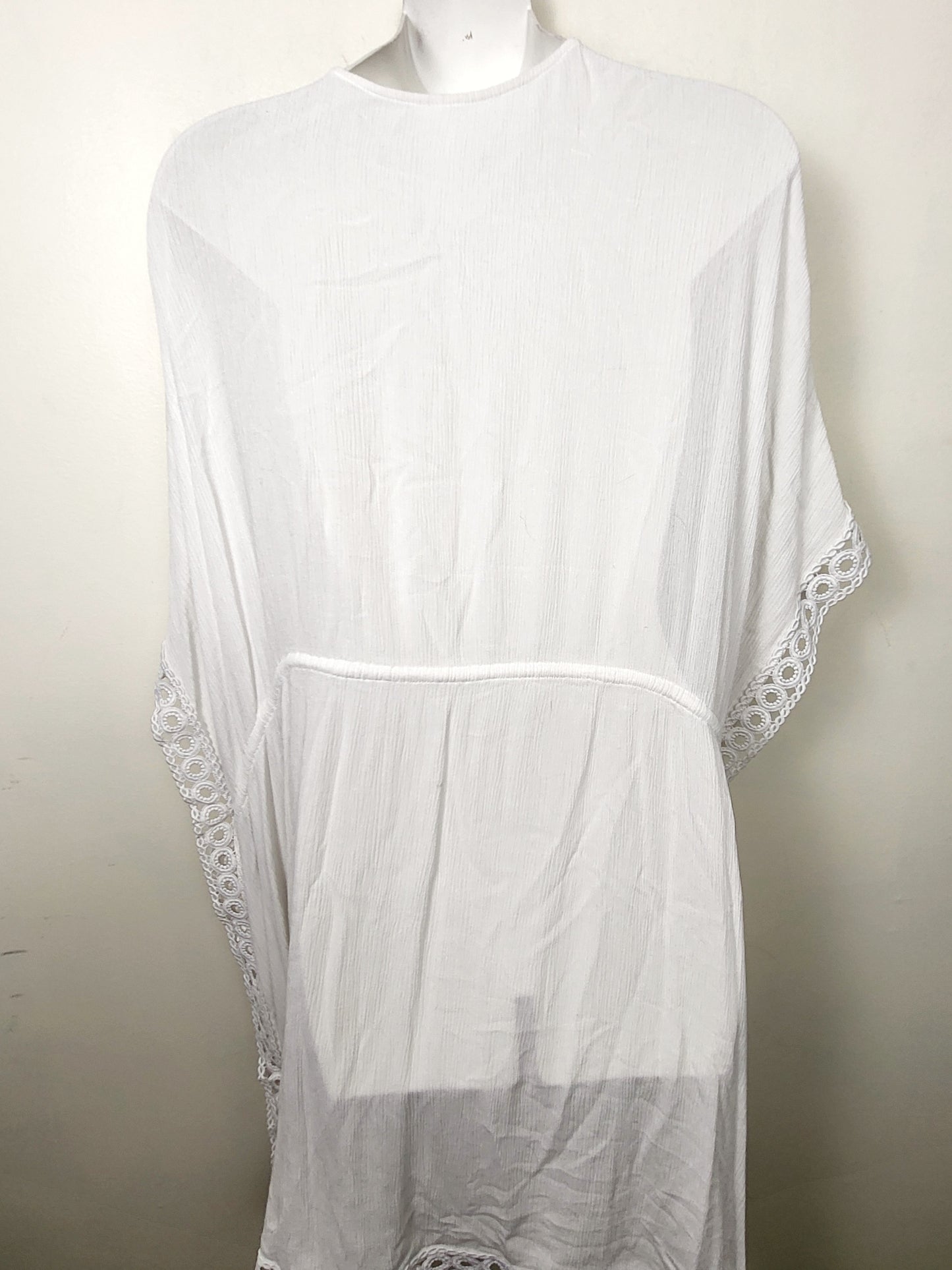 SPMP - White beach cover up. Size 2/3X