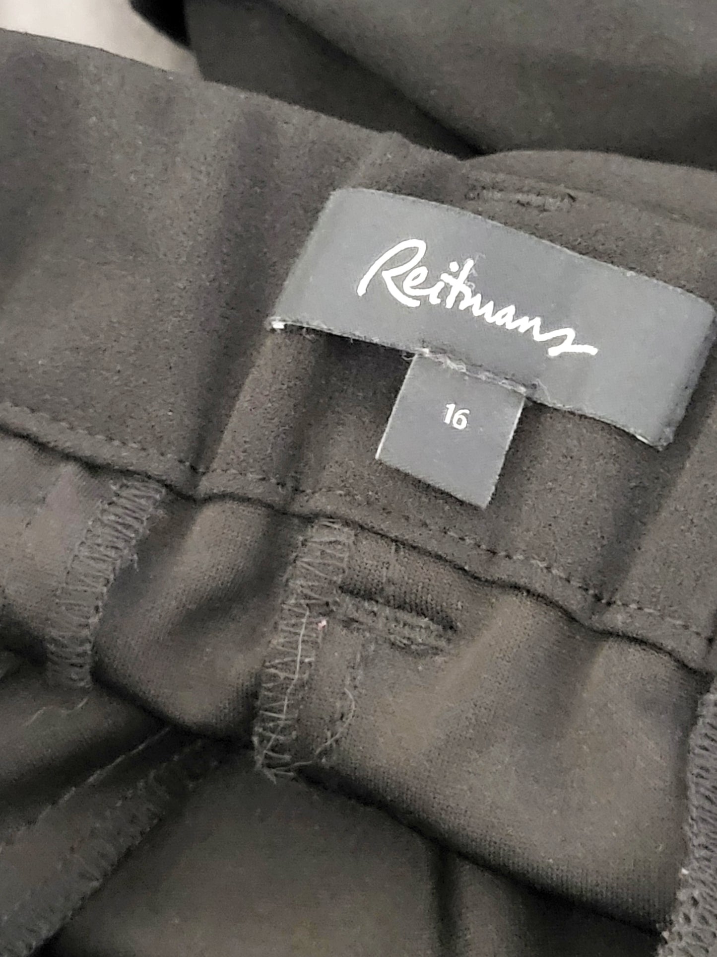 SPMP - Reitmans black straight leg dress pants. Size 16