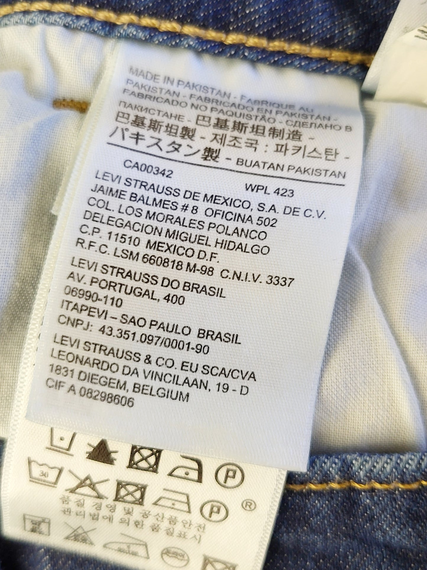 CHSP2 - Levi's 721 Vintage High Rise Skinny custom crop jeans. Size 31