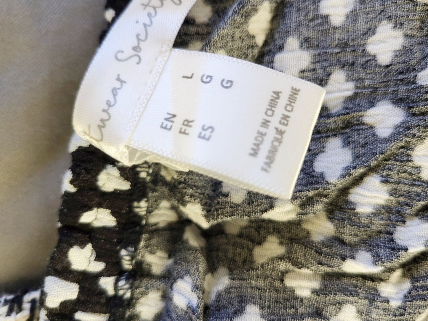 CHSP2 - Streetwear Society black patterned ruffle bodysuit. Size large