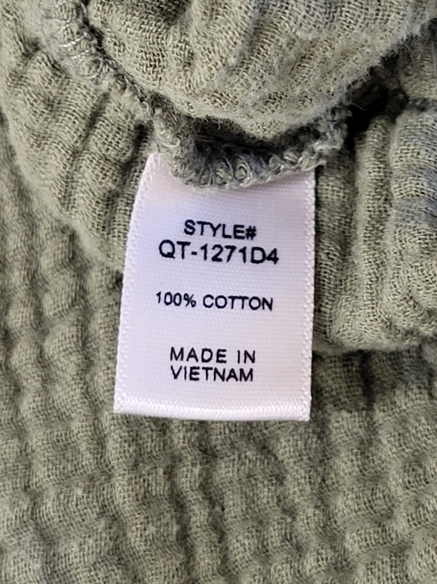 BRNA - Zenana green double knit gauzy button down top with raw edge hem. Size large