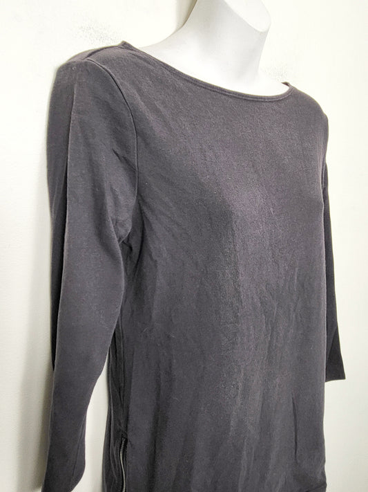 CHSP3 - Gap grey knit top. Size medium