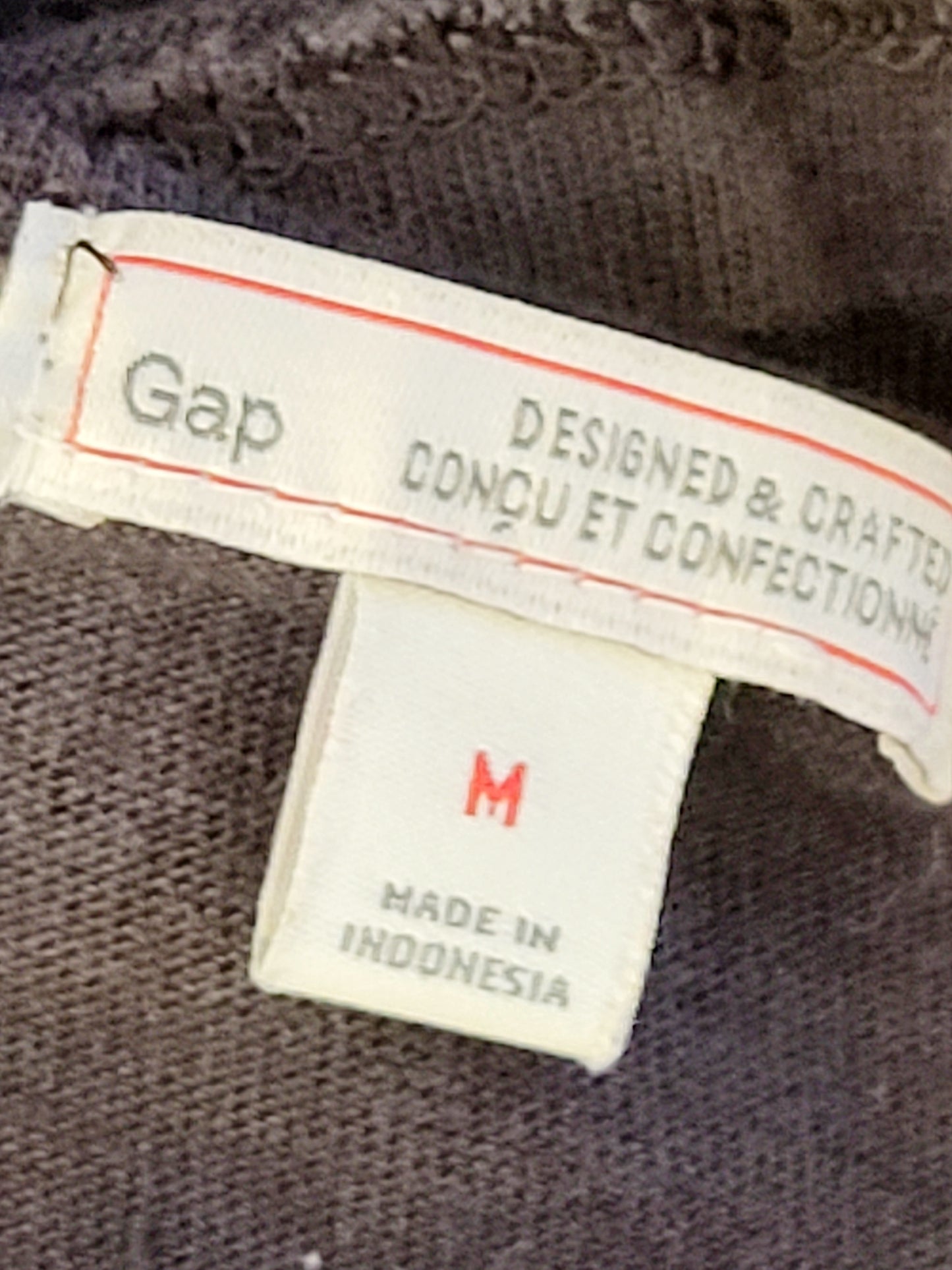 CHSP3 - Gap grey knit top. Size medium