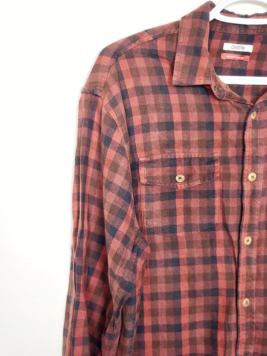 Katin plaid button down flannel top. Men's size large