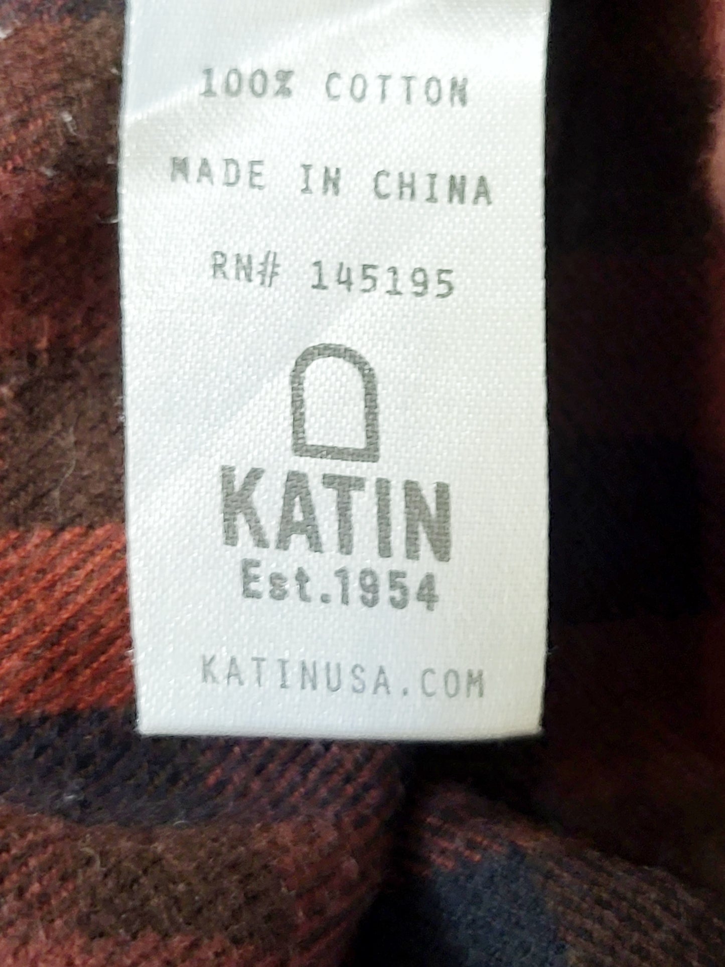 Katin plaid button down flannel top. Men's size large