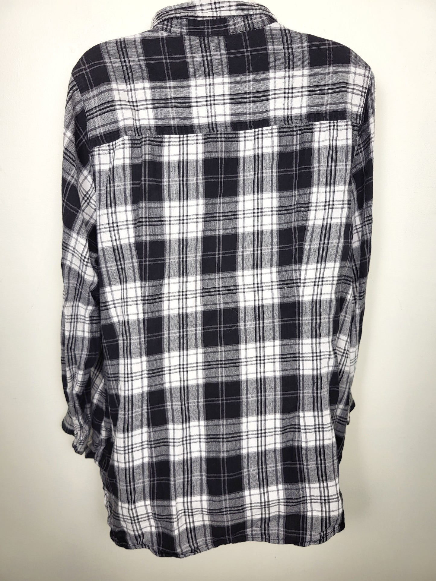 Penningtons black plaid button down top. Size 2X