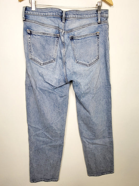 Silver 90s Boyfriend Fit jeans. Size 31 (measures as a 32)