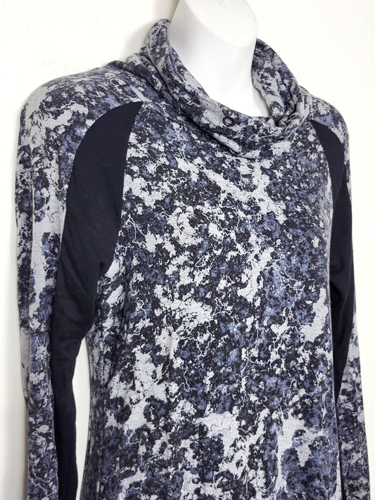 Pieces by Kensie black and grey abstract knit cowl neck dress. Size smal