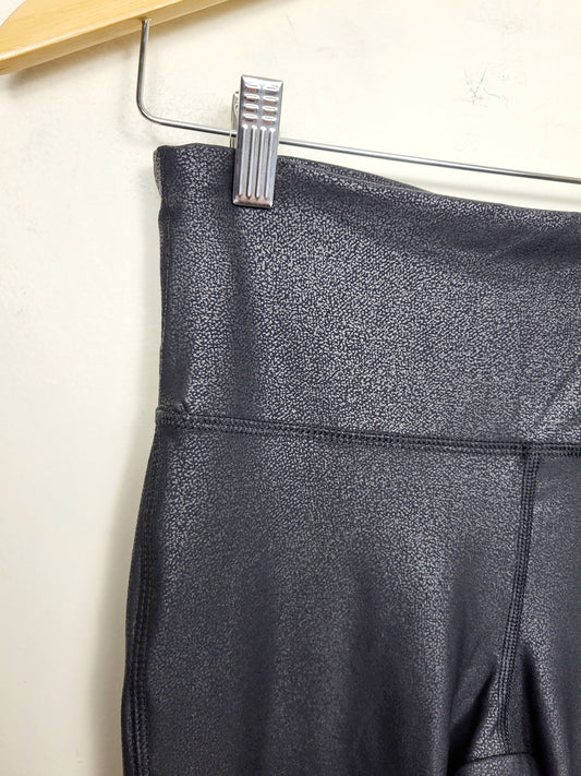 Mono b highwaist foil zig zag mesh leggings. Size small