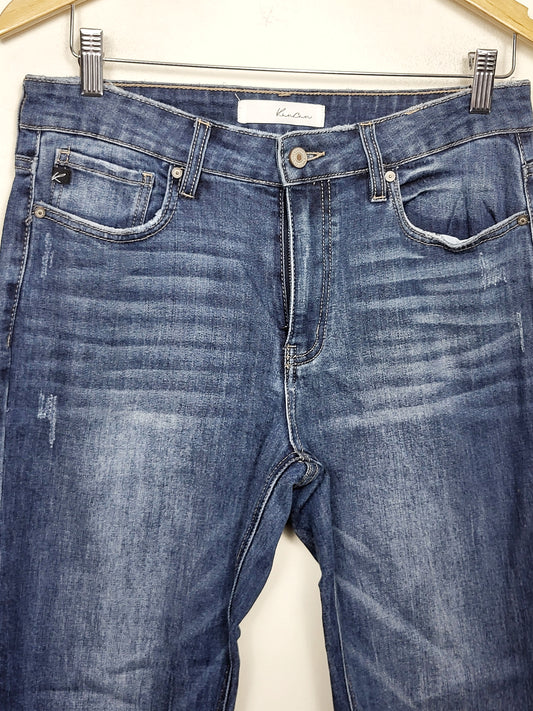KanCan distressed straight leg ankle jeans. Size 28 (measure as a 30)