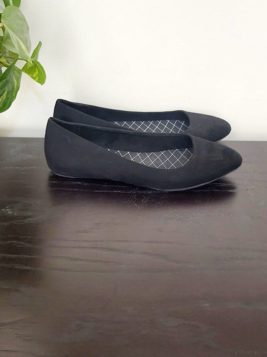 Kelly and Katie black faux suede flats. Size 6M