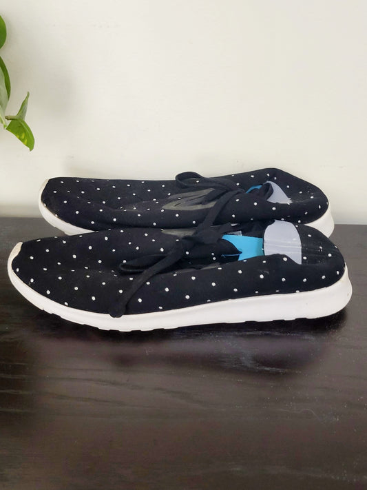 Native black polka dot "Apollo" ultralight sneakers. Size 10