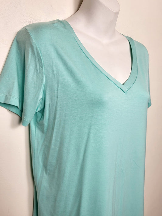 Emma's Closet mint coloured t-shirt. Size small