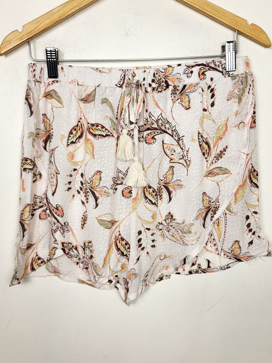 Cozy Casual boho style floral print flowy shorts. Size medium