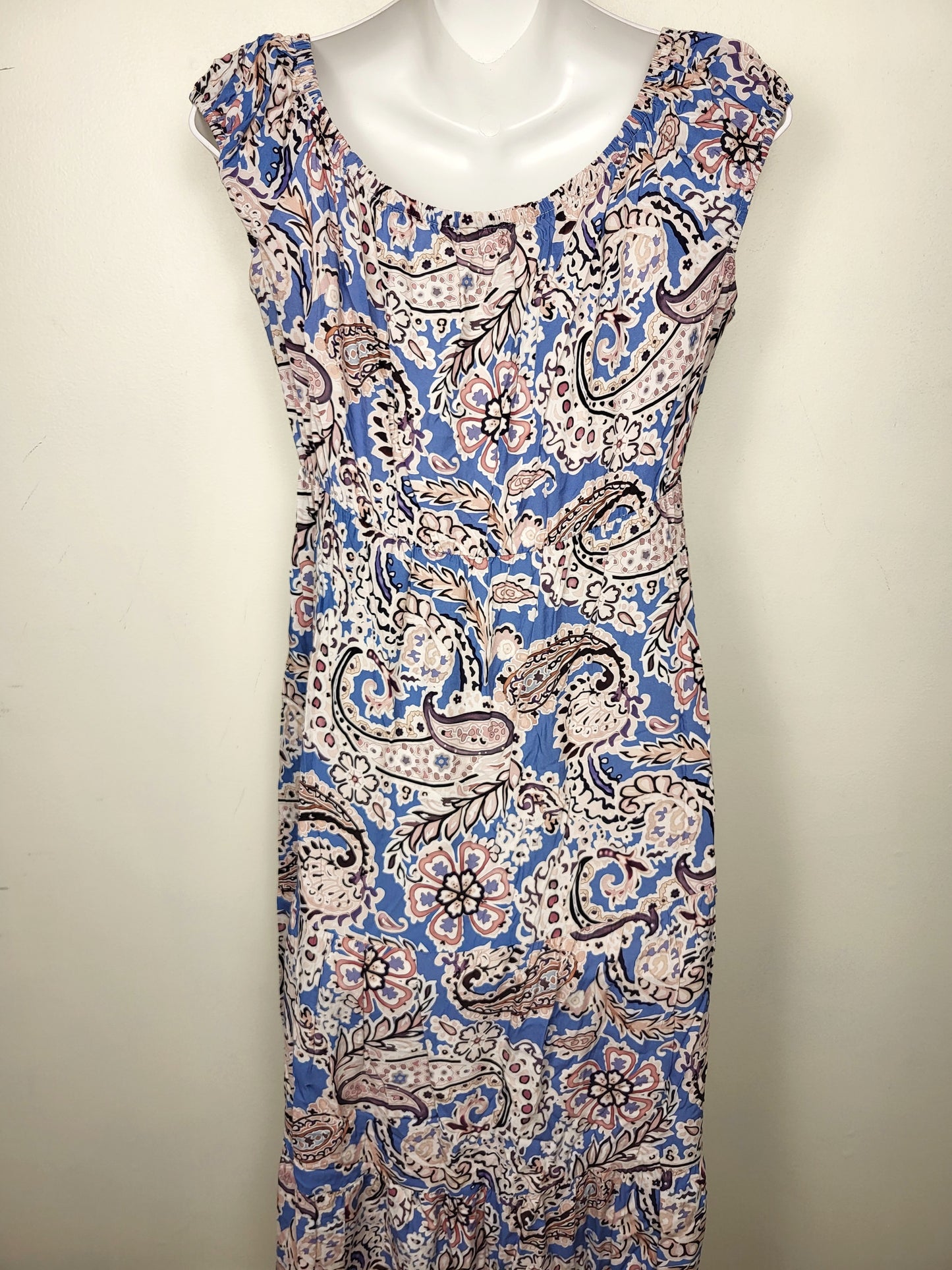 Blue patterned summer dress. Size medium