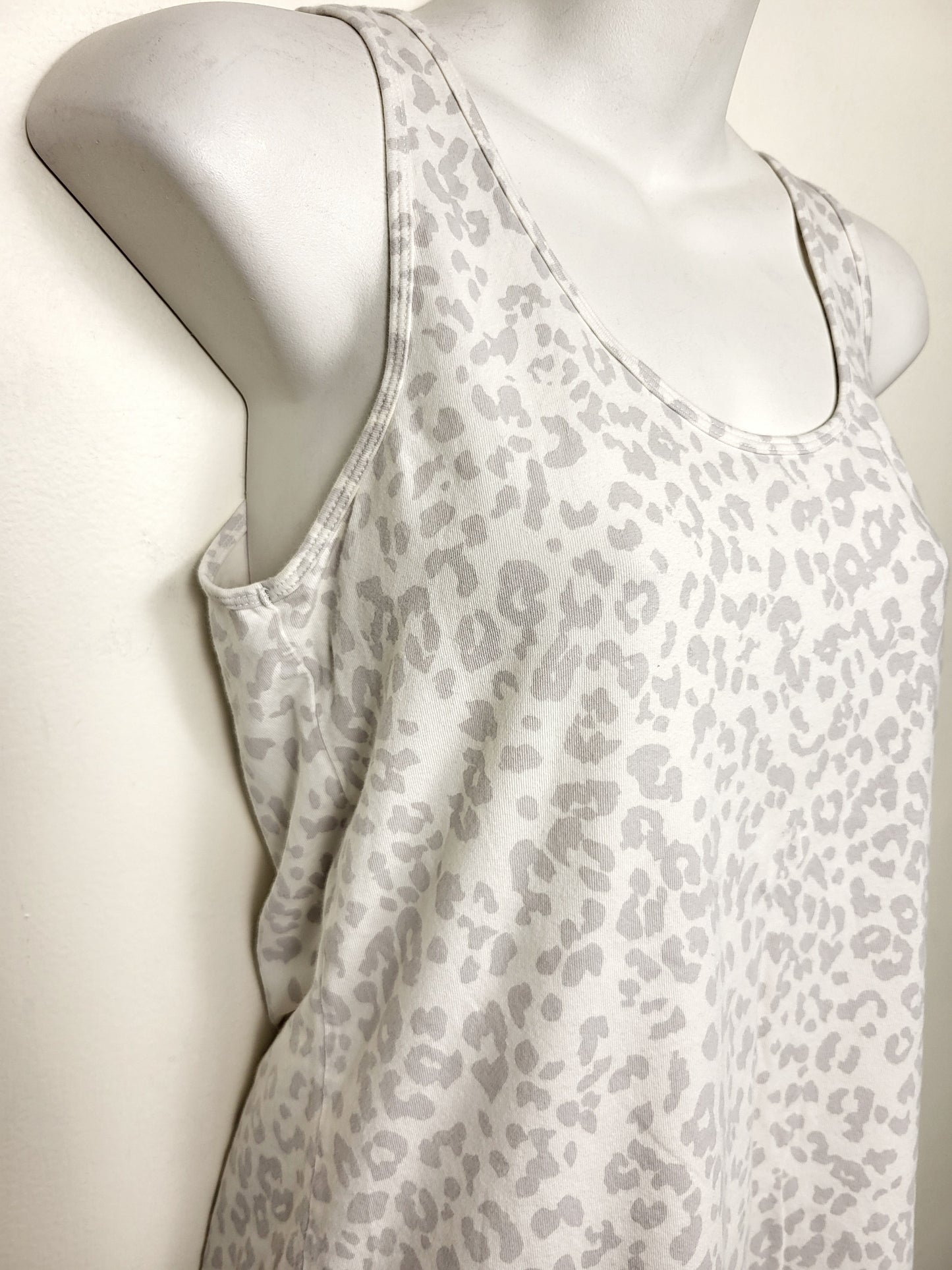 Old Navy leopard print "first layer" tank top | Size MEDIUM