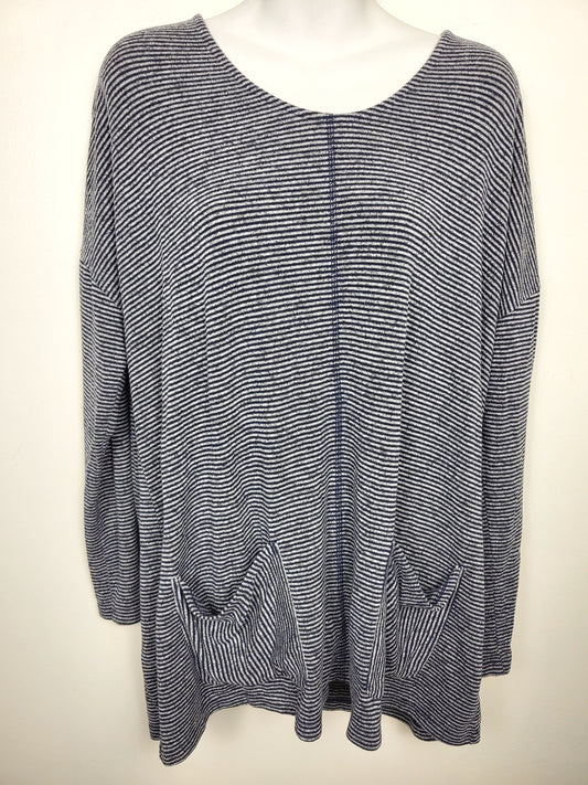 Simply Noelle grey and navy striped top | Size LARGE \ XL