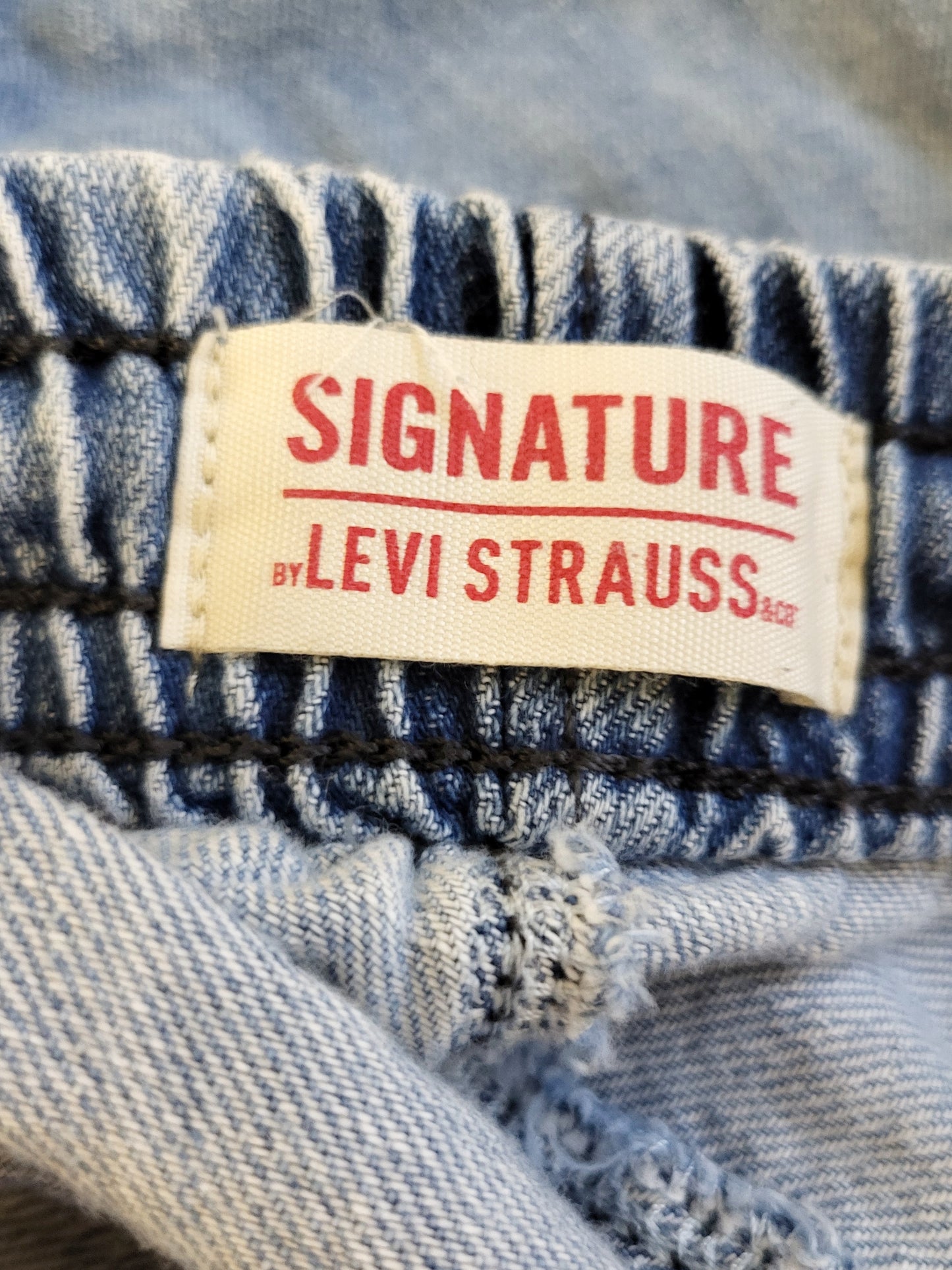 Siganture Levi Stauss pull-on denim jeans | 29 inch waist