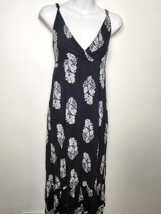 Unbranded black floral print sleeveles dress | Size SMALL