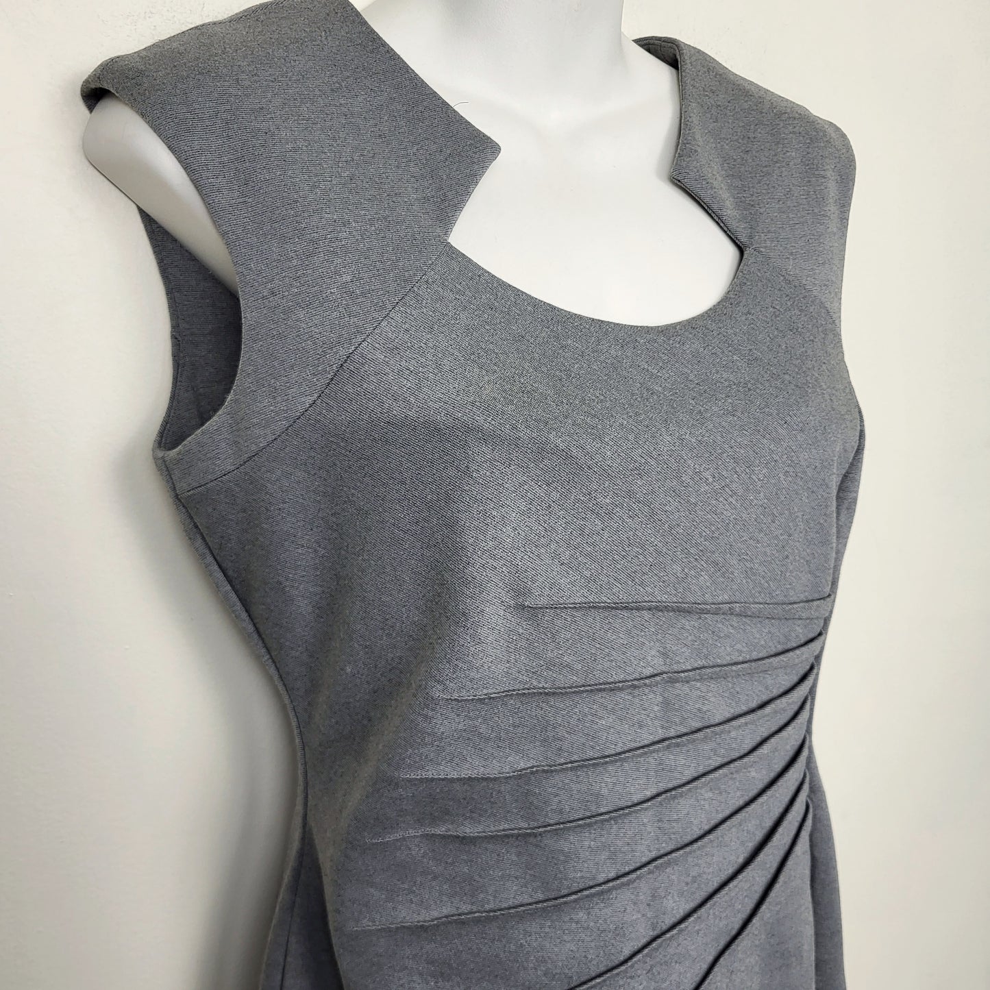 JKZ1 - Calvin Klein grey sheath dress. Size 6