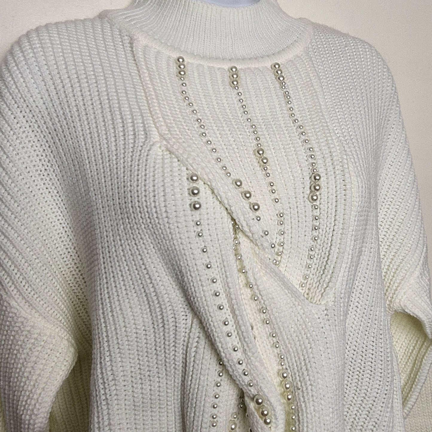 AMHU1 - French Dressing Jeans white mock neck sweater with pearl embellishment. Size large ๐