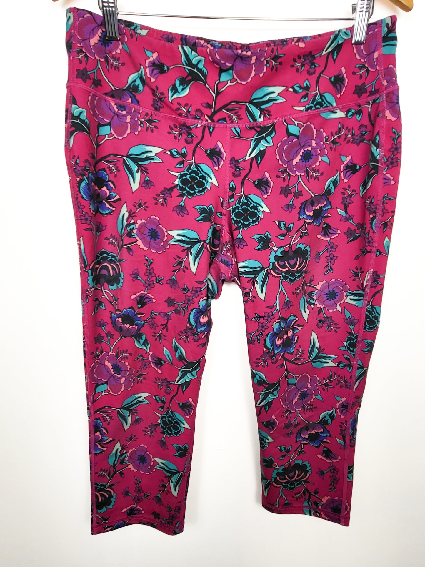 Old Navy dark pink floral print cropped active leggings | Size XL
