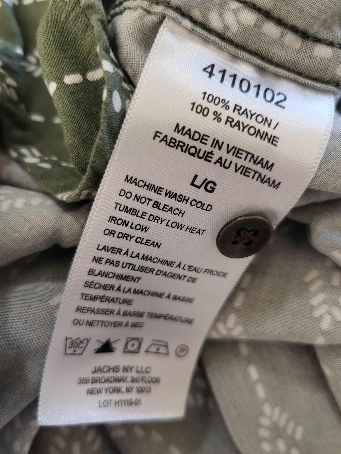 Jachs Girlfriend olive green geo print rayon blouse | Size LARGE
