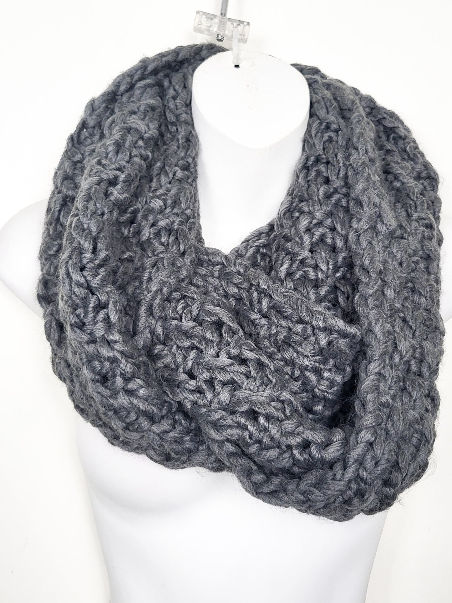 Old Navy grey heavy knit infinity scarf