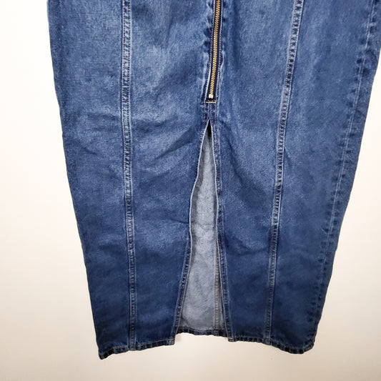 Old Navy mid rise calf length denim skirt. Size 6