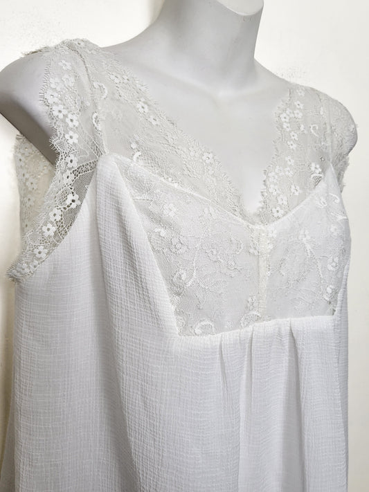 NEW - Davi & Dani Women's white "Rowdy Tank" Crochet Lace Romantics Top | Size LARGE