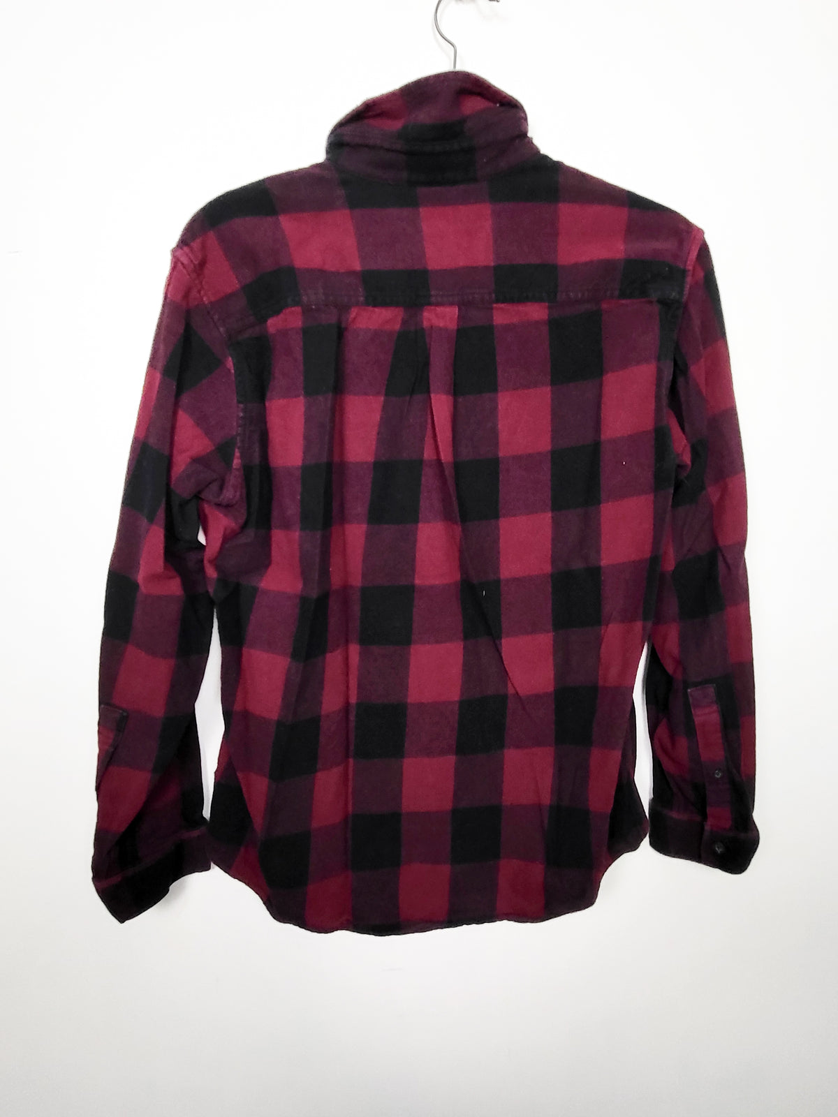 Eddie Bauer red buffalo plaid checked button down flannel shirt - Men's Medium