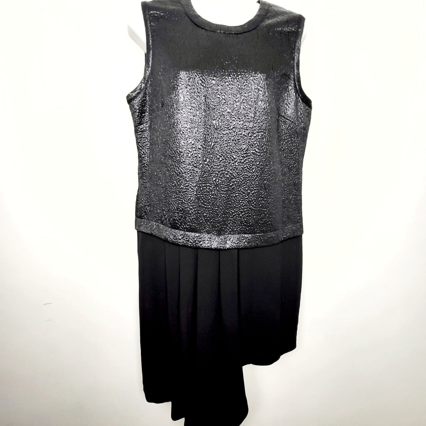 AMHU11 - NEW - Black BCBGMaxAzria "Juliane" dress. Size medium