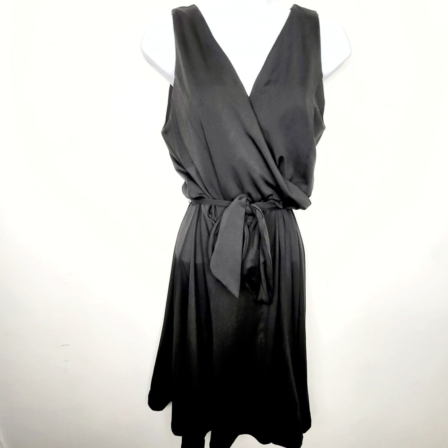 AMHU11 - NEW - Charlie Paige black faux wrap sleeveless dress. Size small/medium