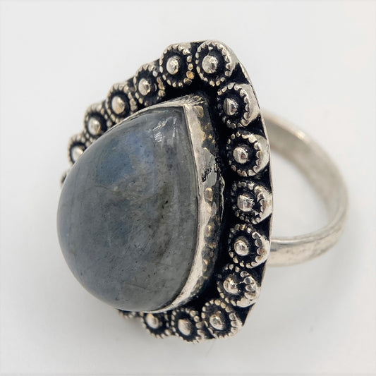 Labradorite gemstone ring, good condition