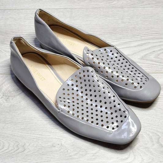MSNDS1 - Nine West grey patent leather perforated flats, size 9m, good condition
