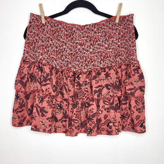 WHLL1 - Meg + Margot floral print tiered mini skirt, size large, good condition