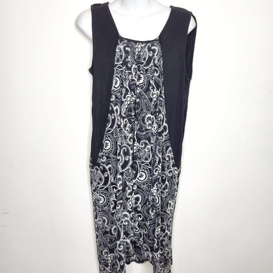 WHLL2 - Papillon white and black patterned dress, size XL, good condition